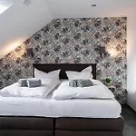 Апартаменты Apartments Zum Roten Lamm- Bad Krozingen By Living Timeless Бад-Кроцинген